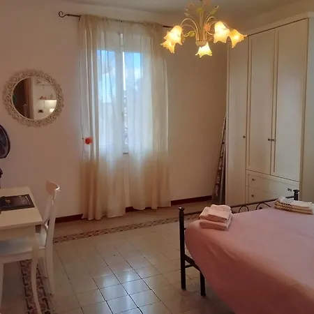 Lägenhet Italy's Enchanting Ambiance - A Snug In *