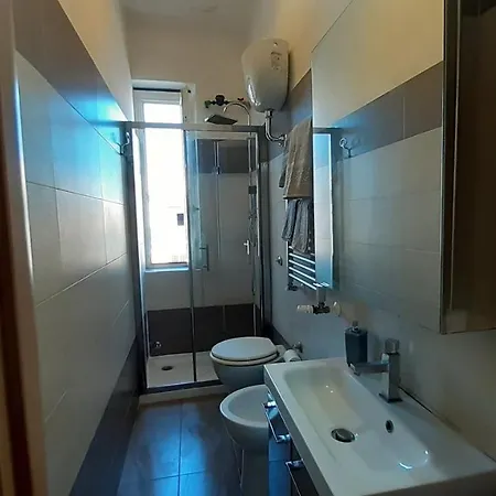 Italy's Enchanting Ambiance - A Snug In アパート ローマ