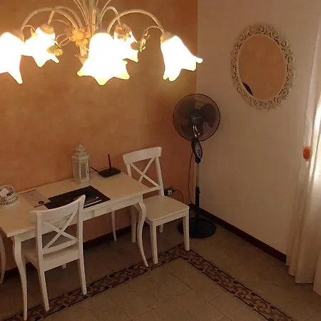 アパート Italy's Enchanting Ambiance - A Snug In ローマ